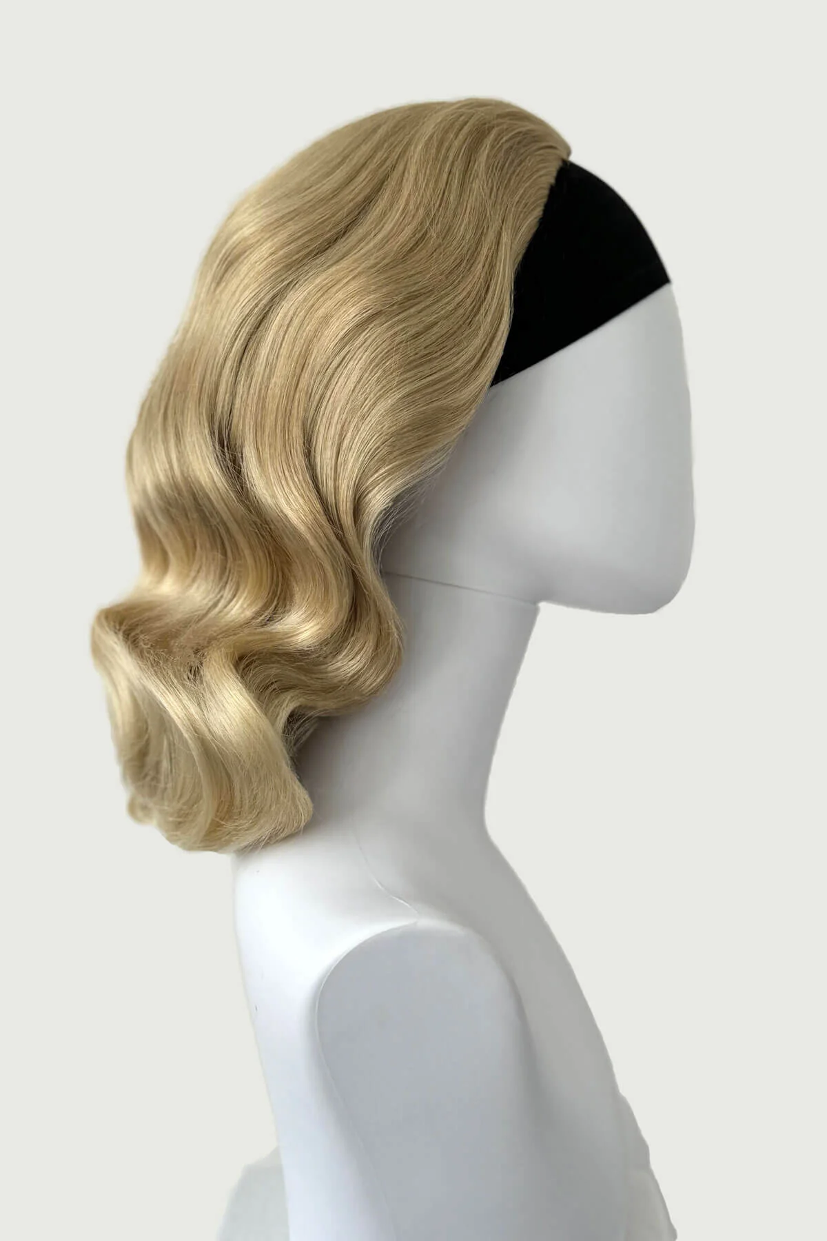Long half wig hairpiece with beautiful vintage waves: Onyx - Image 100