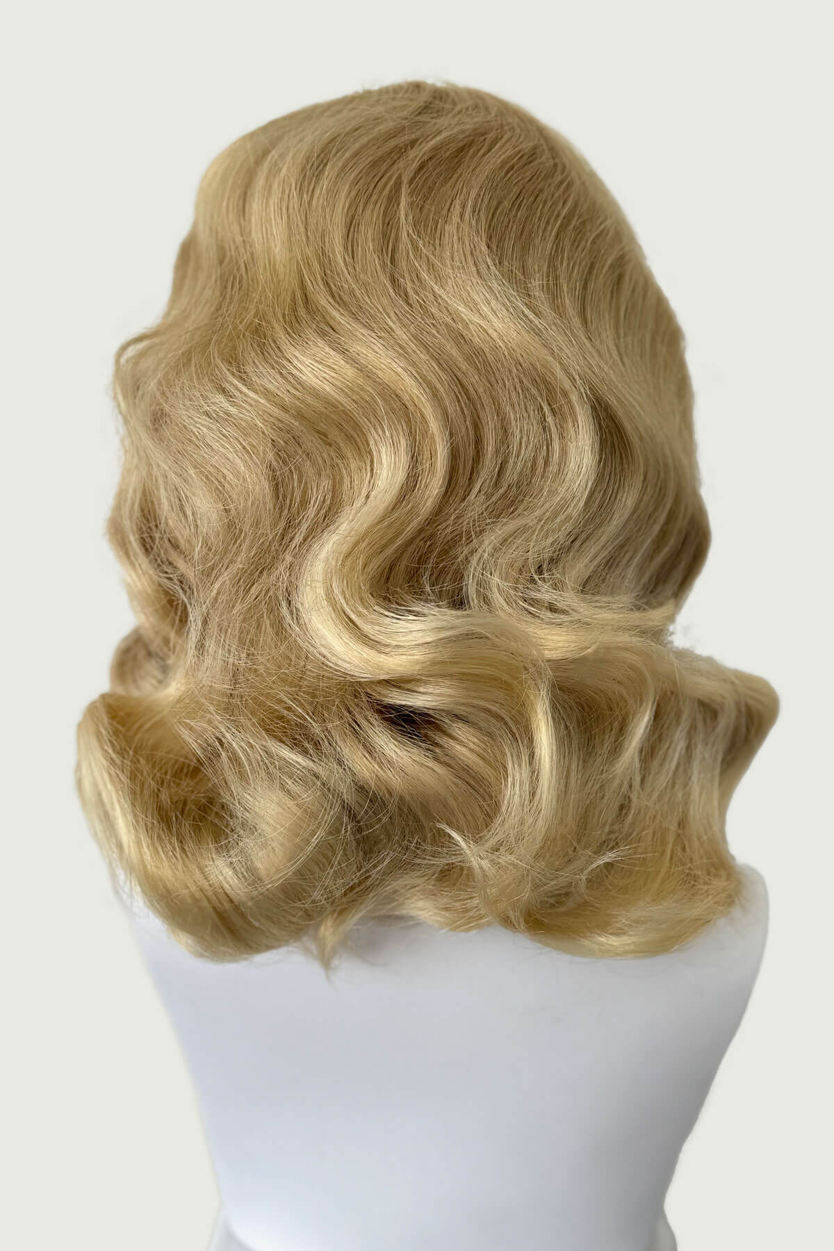 Long half wig hairpiece with beautiful vintage waves: Onyx - Image 101