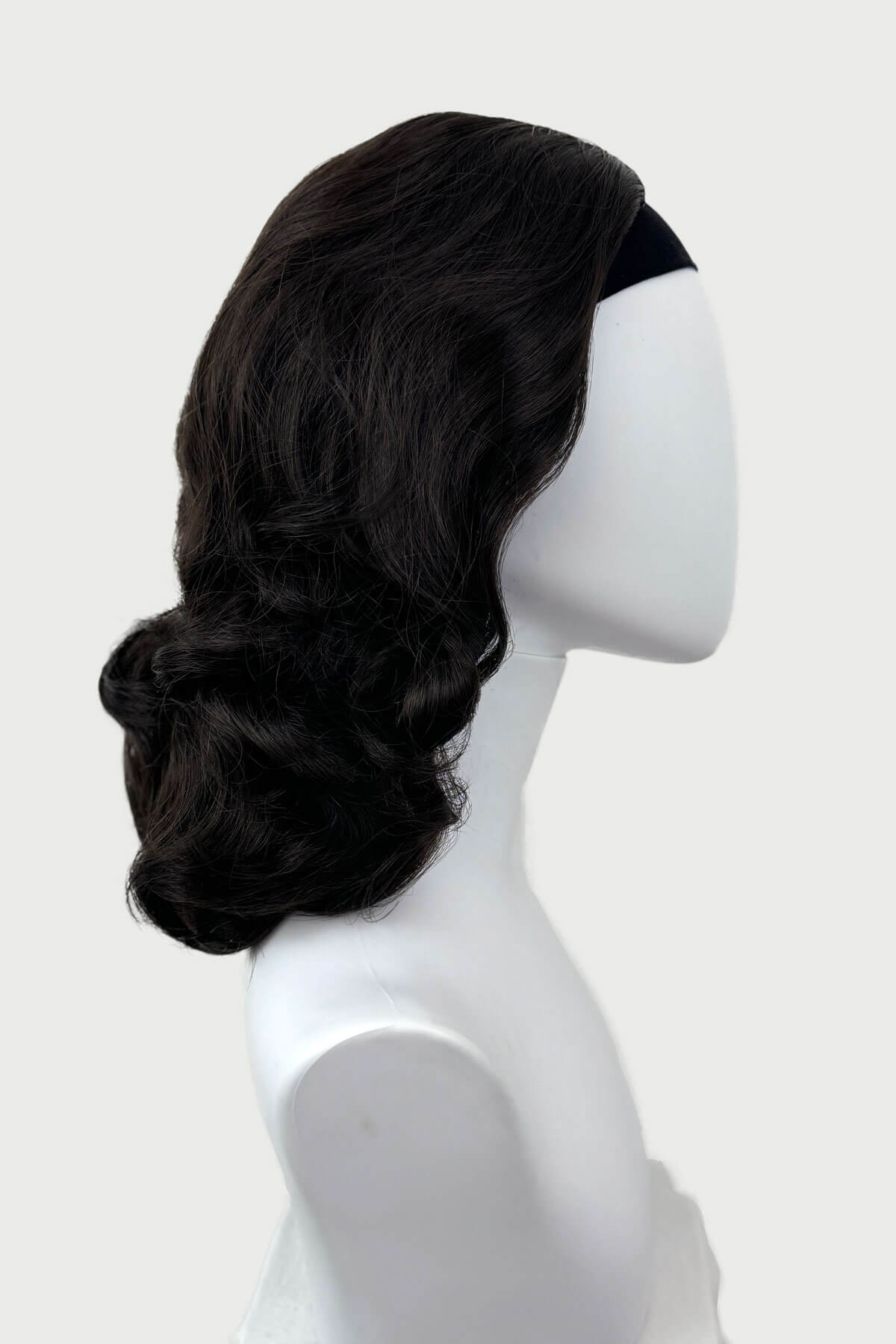 Long half wig hairpiece with beautiful vintage waves: Onyx - Image 28