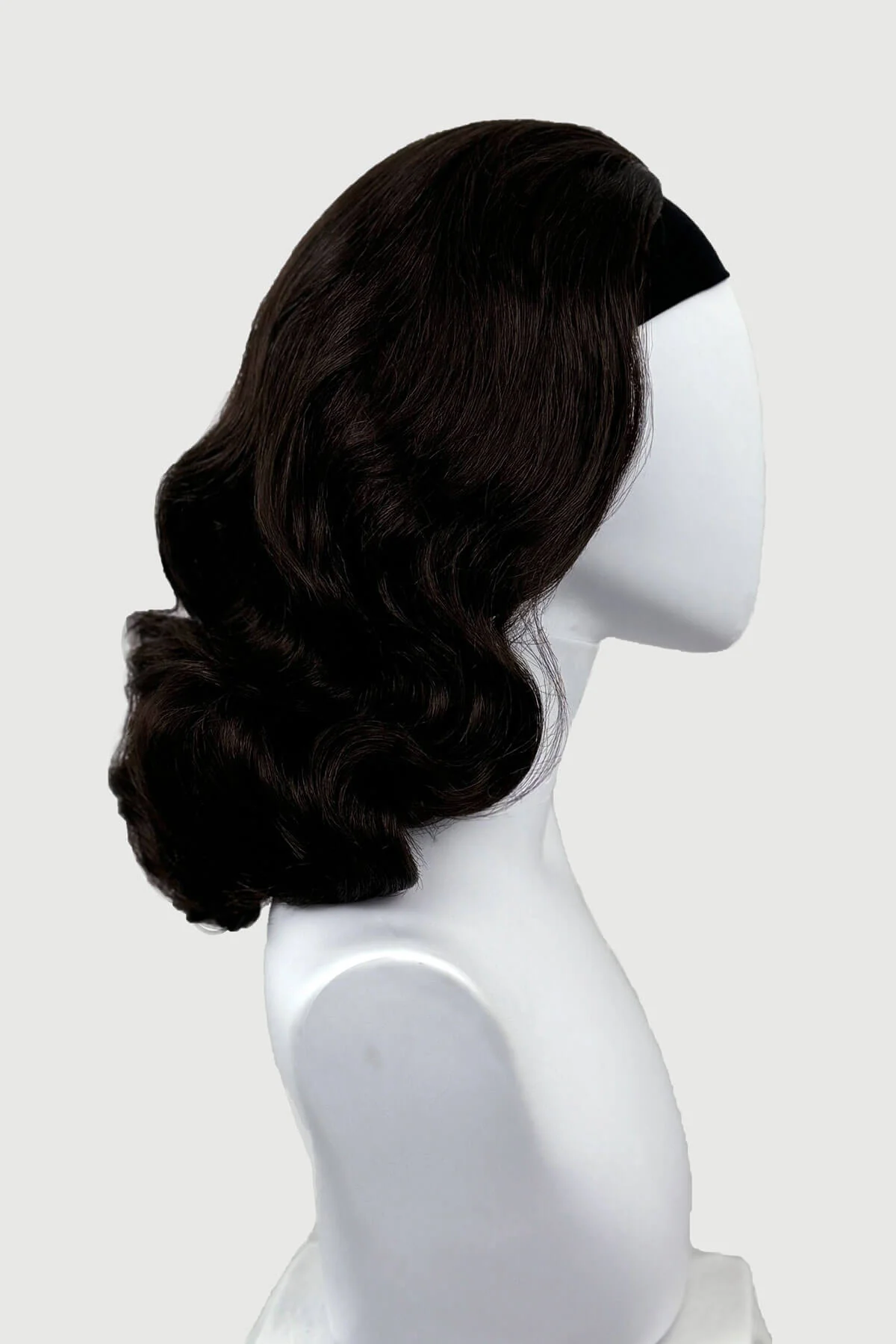 Long half wig hairpiece with beautiful vintage waves: Onyx - Image 37
