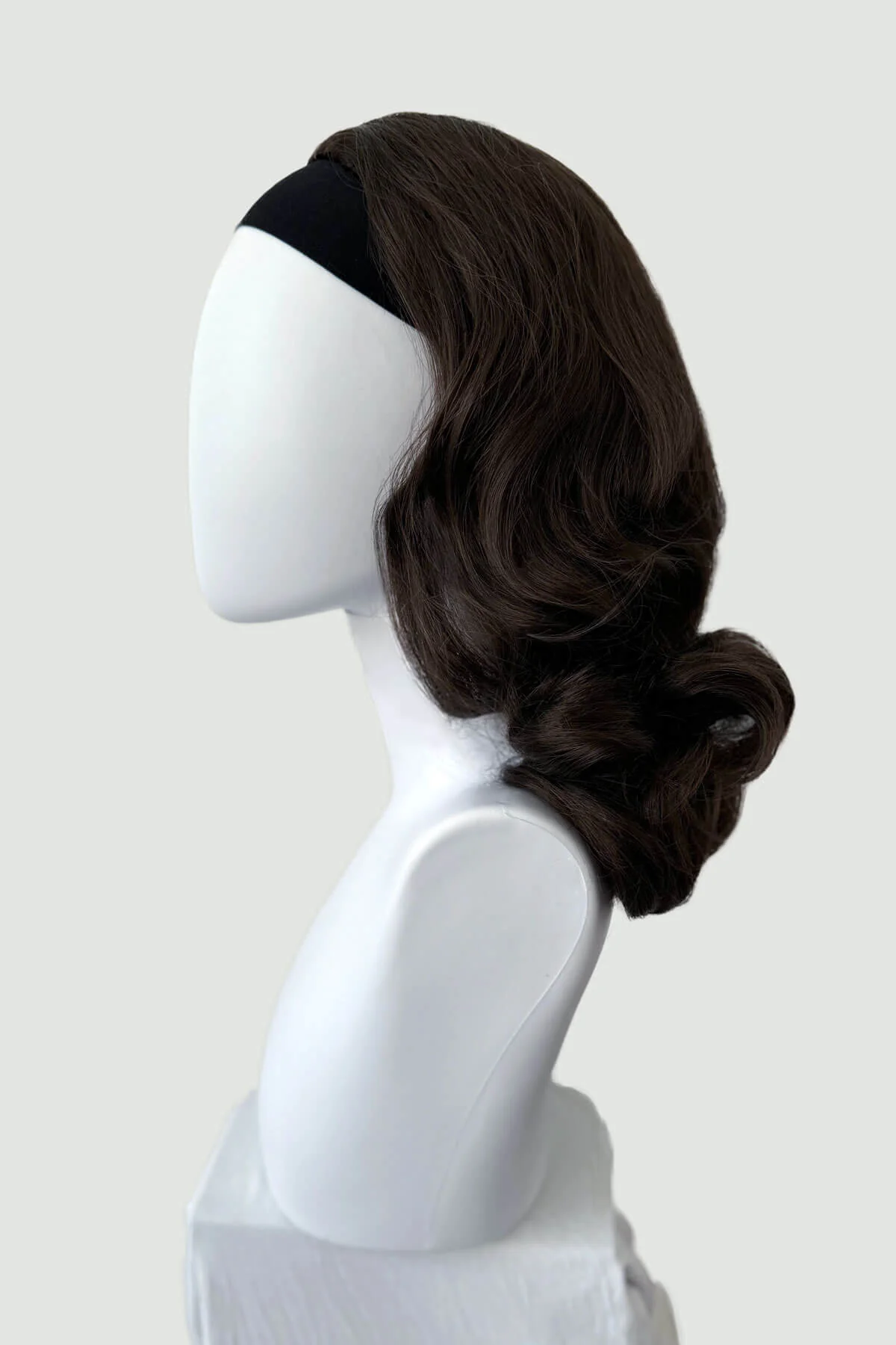 Long half wig hairpiece with beautiful vintage waves: Onyx - Image 47
