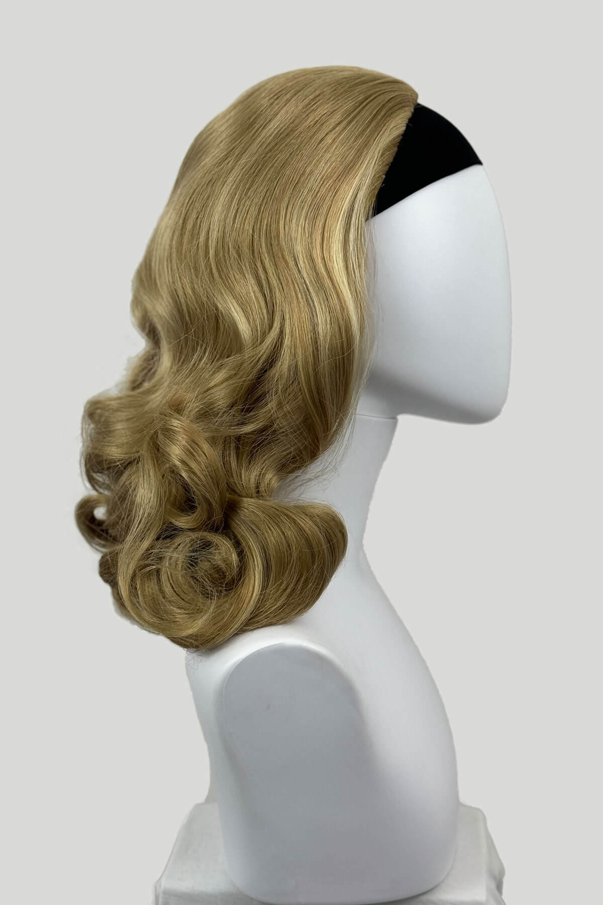 Long half wig hairpiece with beautiful vintage waves: Onyx - Image 54