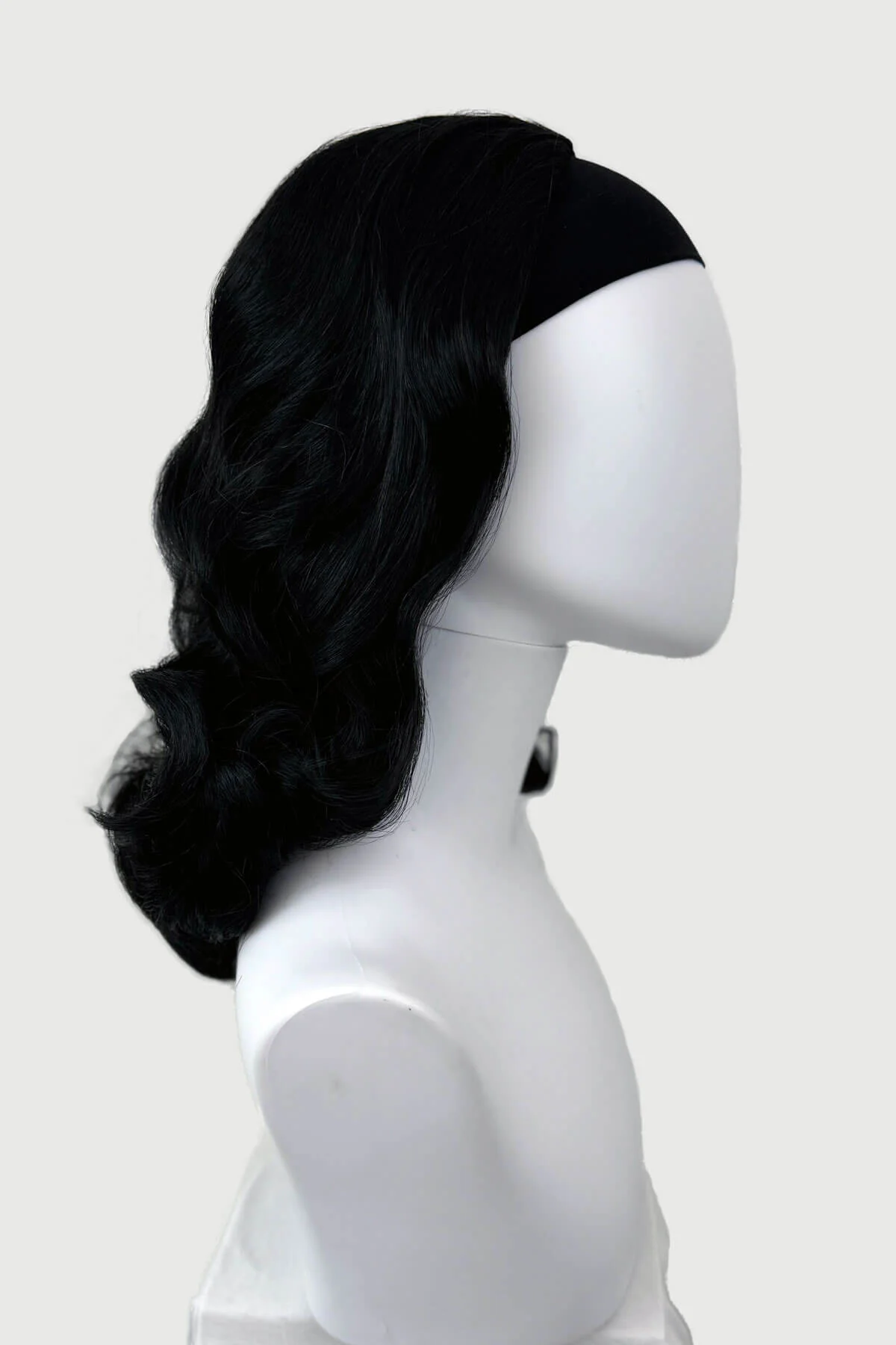Long half wig hairpiece with beautiful vintage waves: Onyx - Image 6