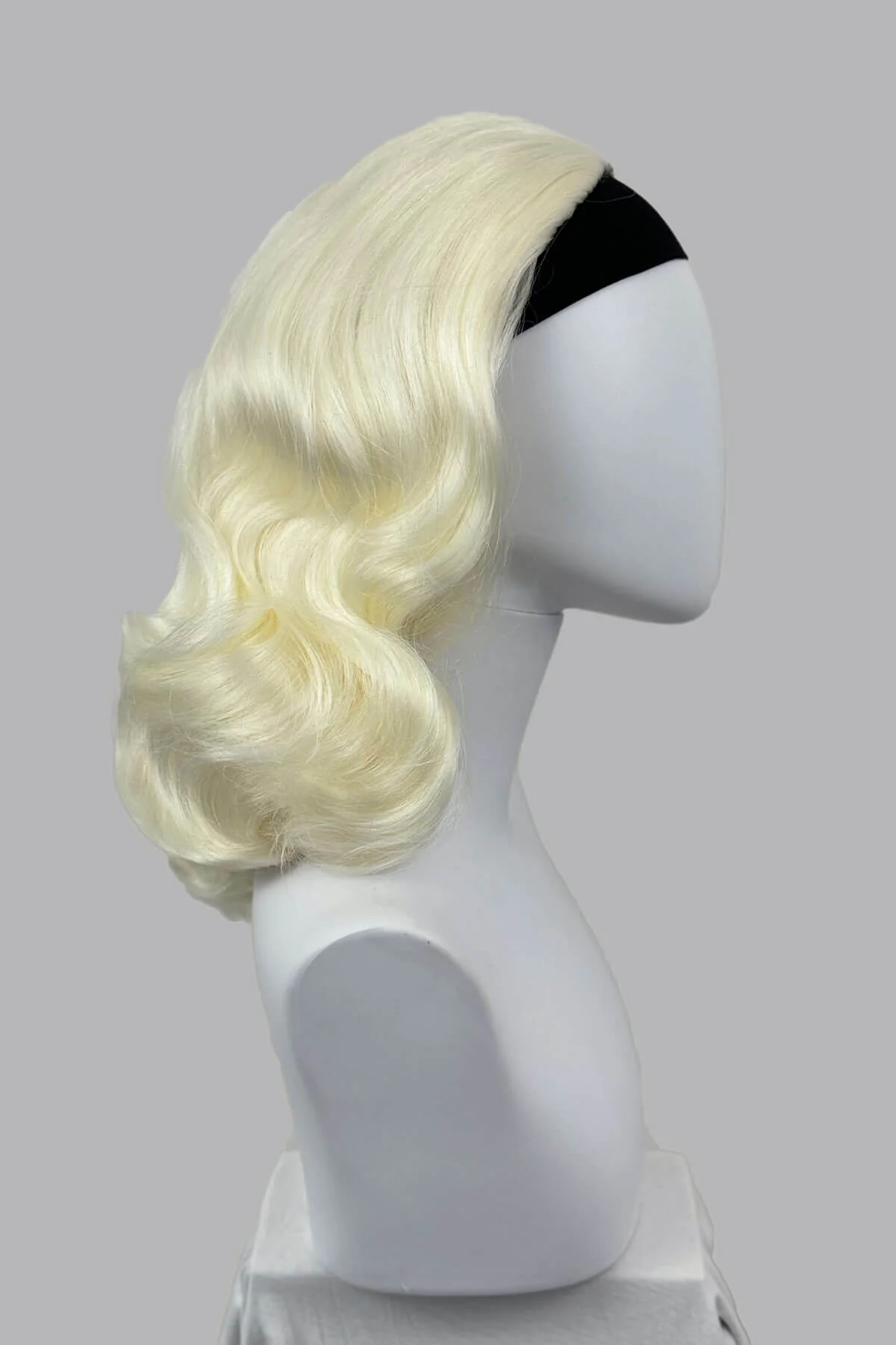 Long half wig hairpiece with beautiful vintage waves: Onyx - Image 63