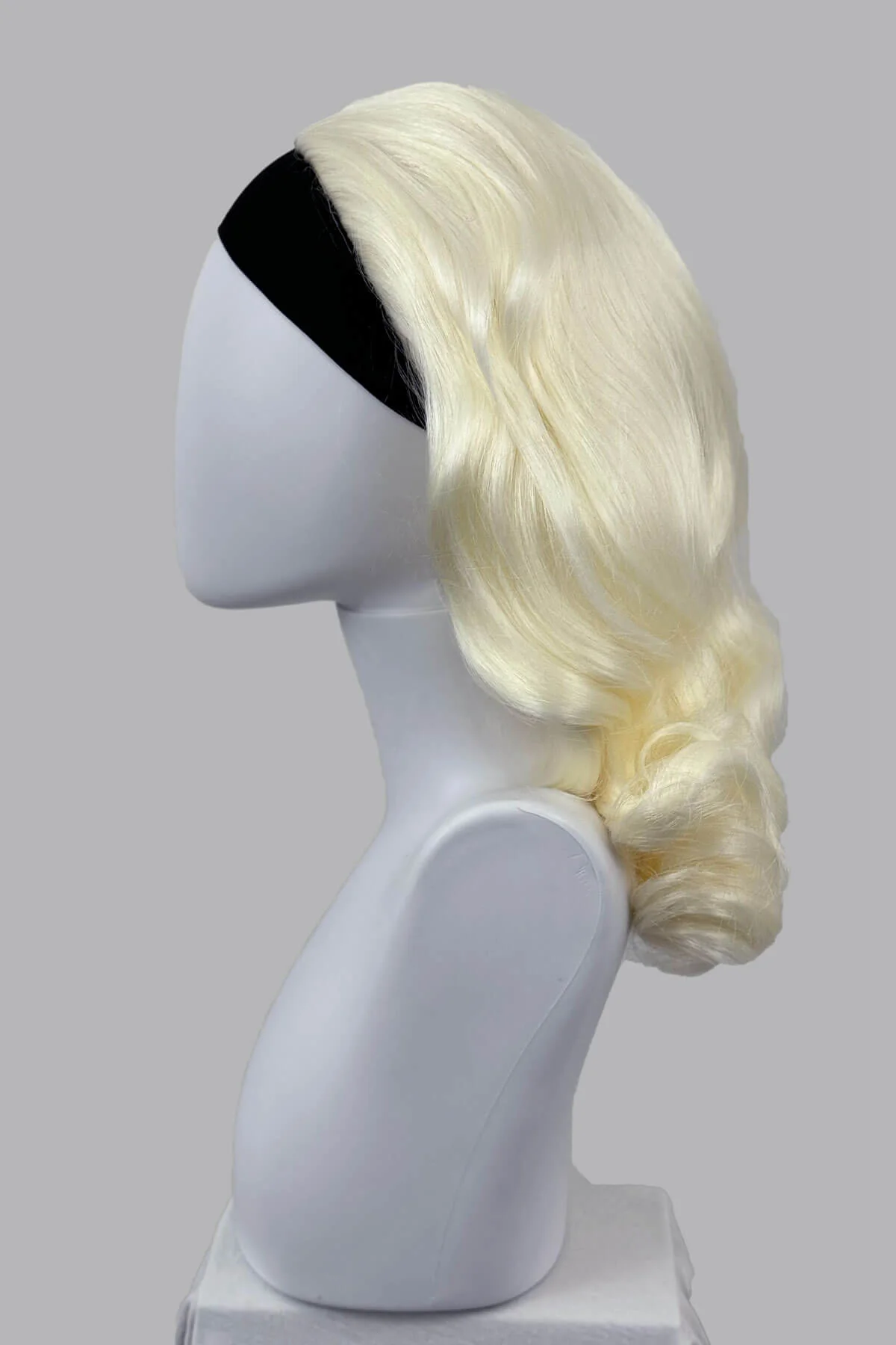 Long half wig hairpiece with beautiful vintage waves: Onyx - Image 65