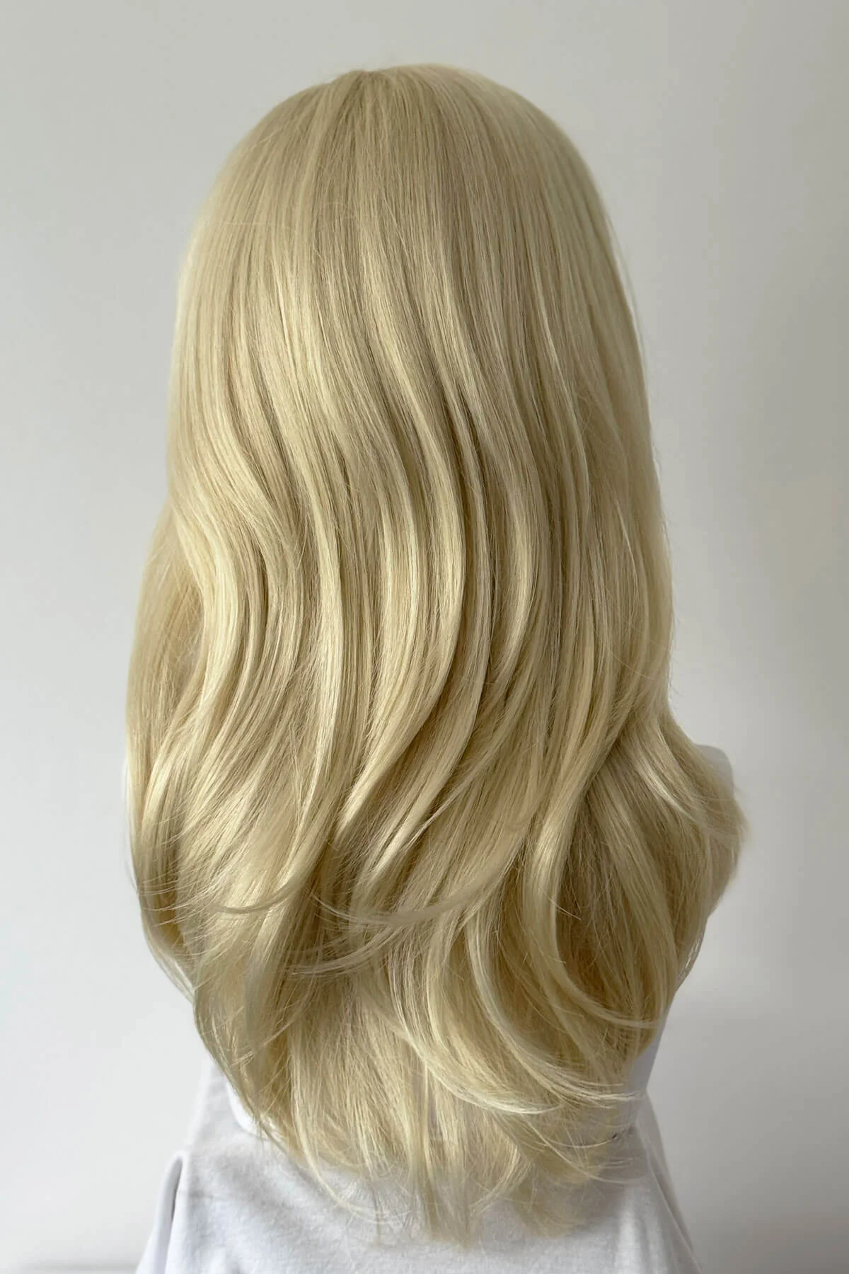 Blonde half wig hairpiece (3/4 wig), gently layered: Sabrine - Image 2