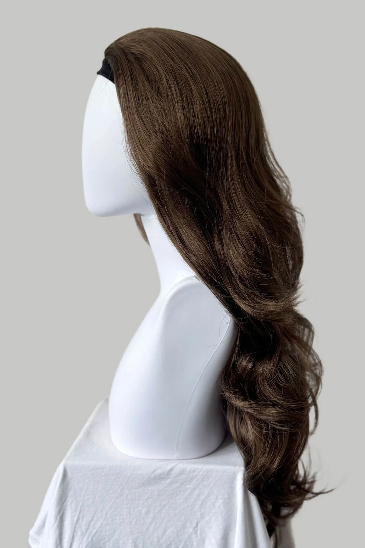Brown half wig hairpiece, full, long with gentle waves: Taya - Image 21