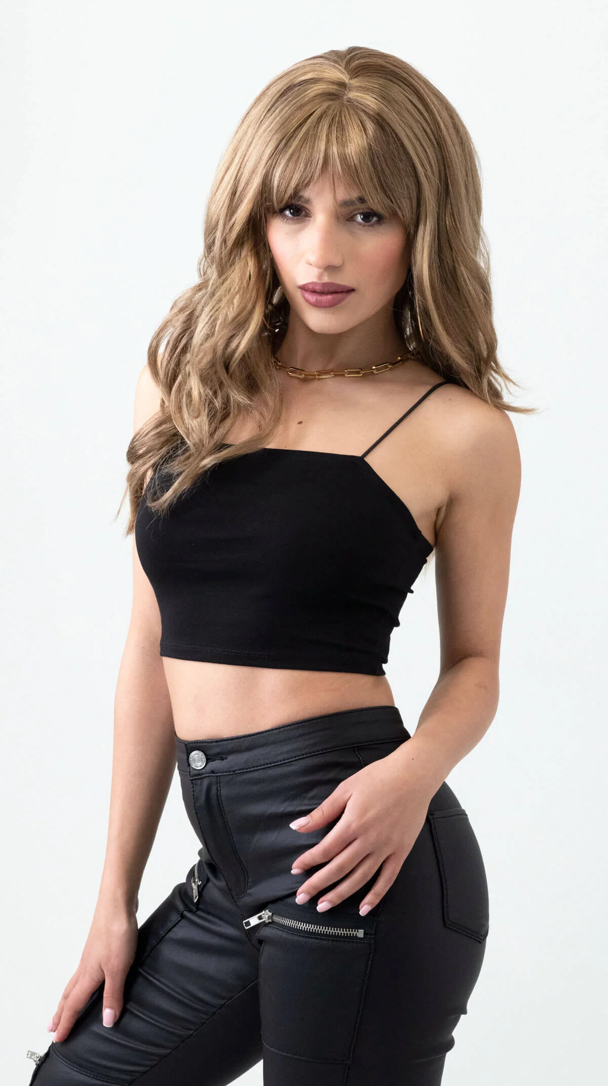 Long brown wig with blonde highlights and gentle waves: Darcy - Image 2