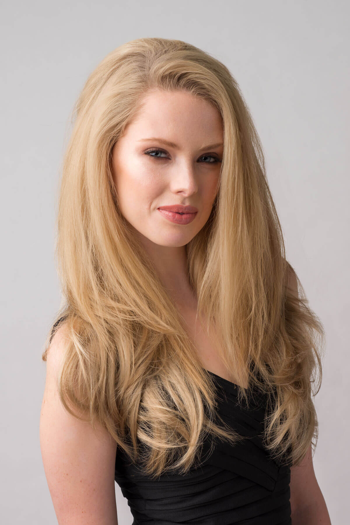 Straight blonde half wig hairpiece (3/4 wig), layered: Autumn - Image 2